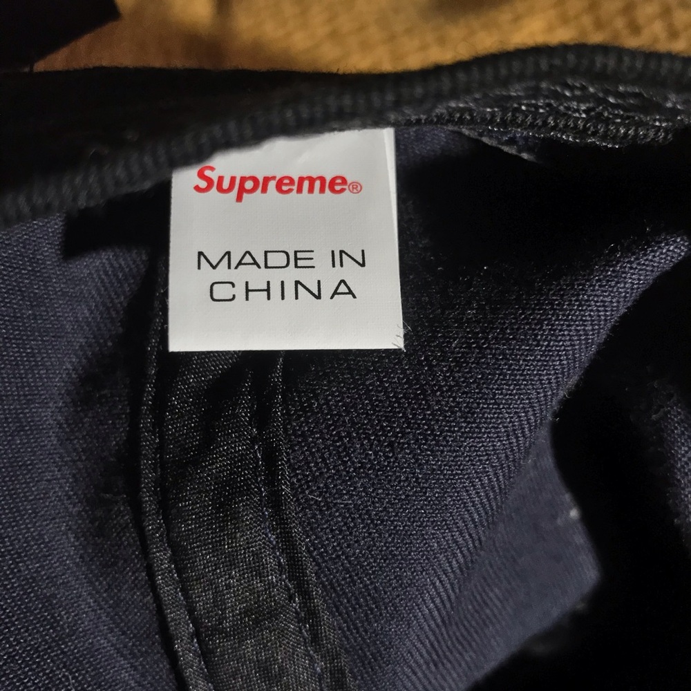Supreme hat - Picture 4 of 4